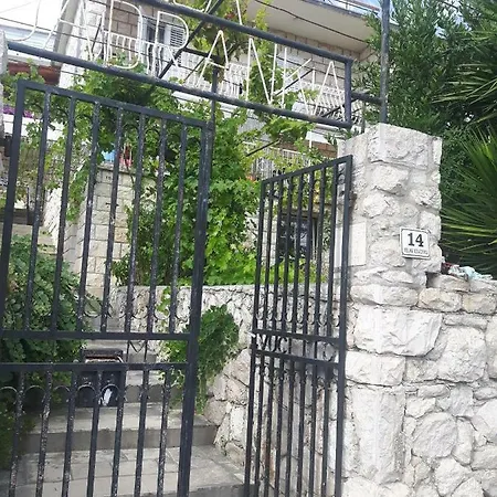 Noor And בית הארחה